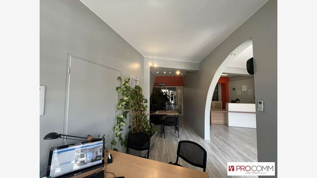 Local commercial de 44m² à vendre à Monteux