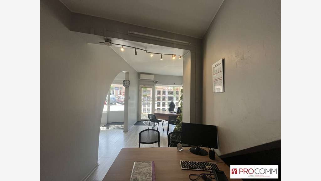 Local commercial de 44m² à vendre à Monteux