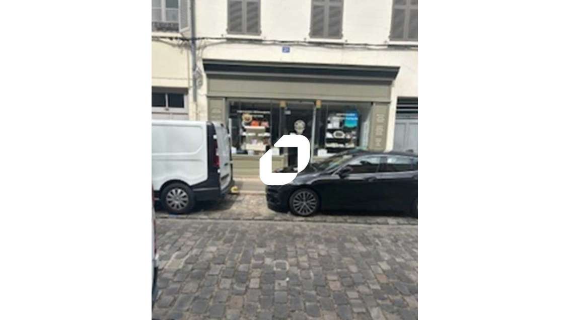 Vente Local commercial 100m² Montfort l'amaury