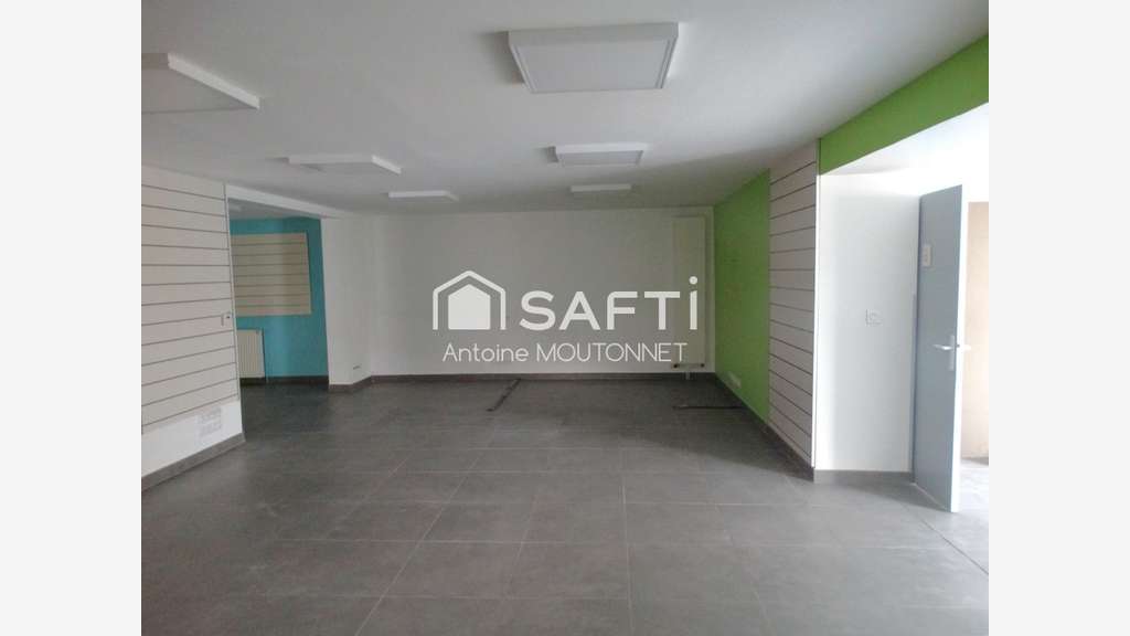 A vendre local commercial de 932m² à Montivilliers