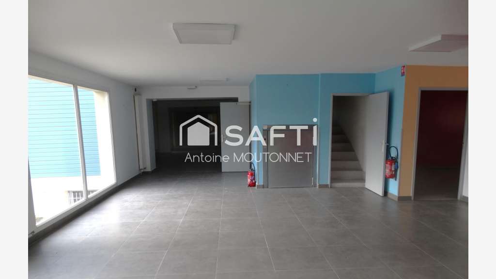 A vendre local commercial de 932m² à Montivilliers