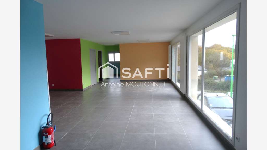 A vendre local commercial de 932m² à Montivilliers