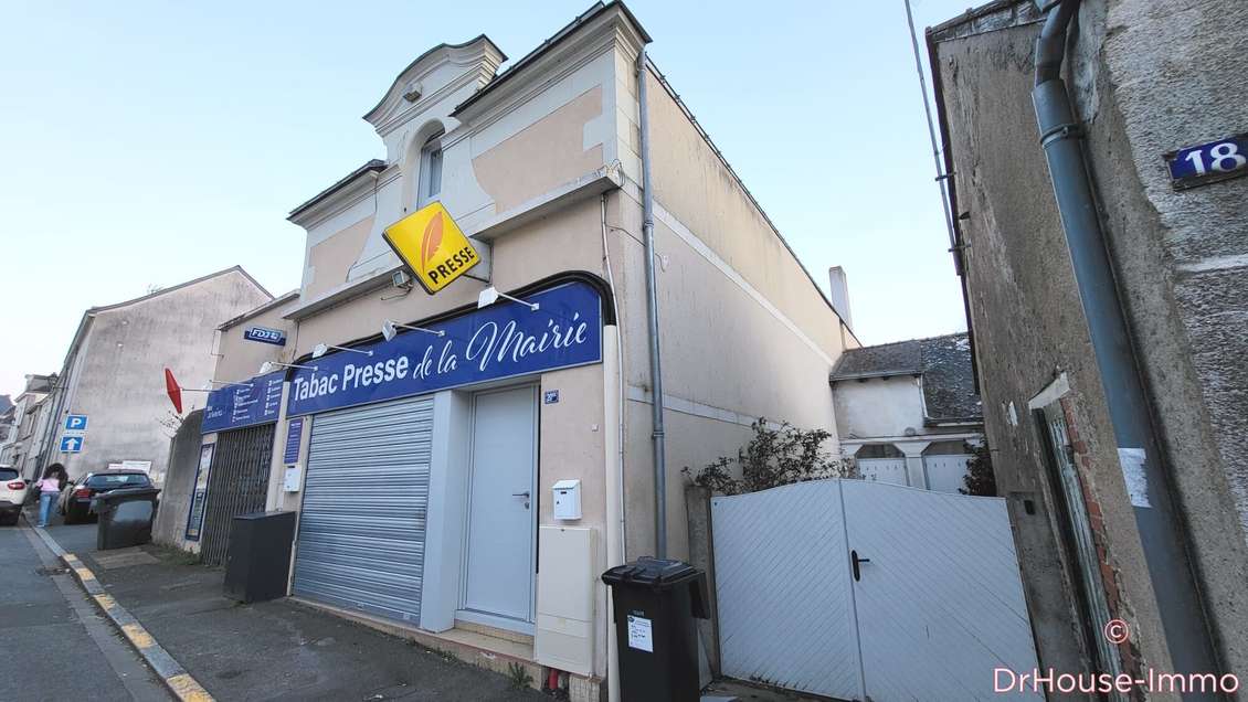 Vente murs commerciaux 80m² à Montjean-sur-Loire