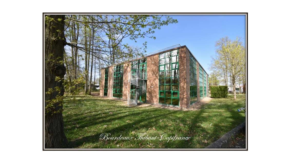 Cède ensemble immobilier de 2400m² à Montlhéry