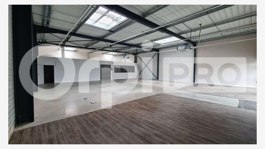 Local commercial de 400m² à vendre à Montluçon