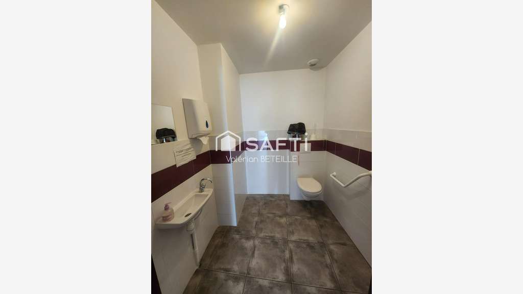 Vente 4 bureaux 140m² au centre d’Aniane