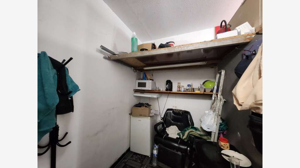 Vente murs loués coiffeur de 34m² à Figuerolles
