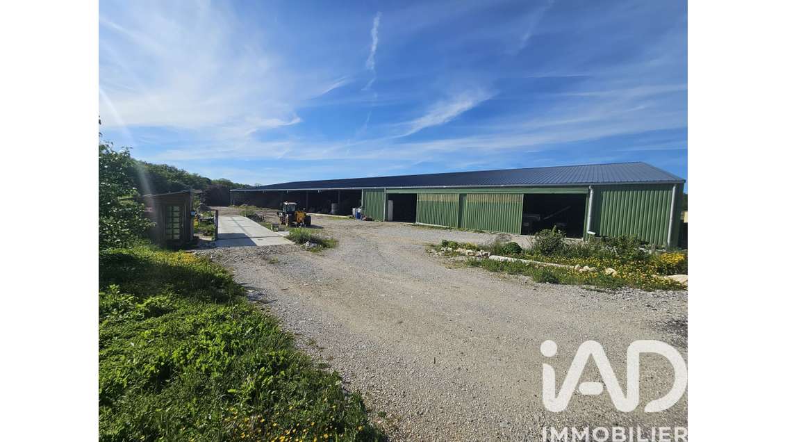 Vente bâtiment industriel de 1600m² à Montrond