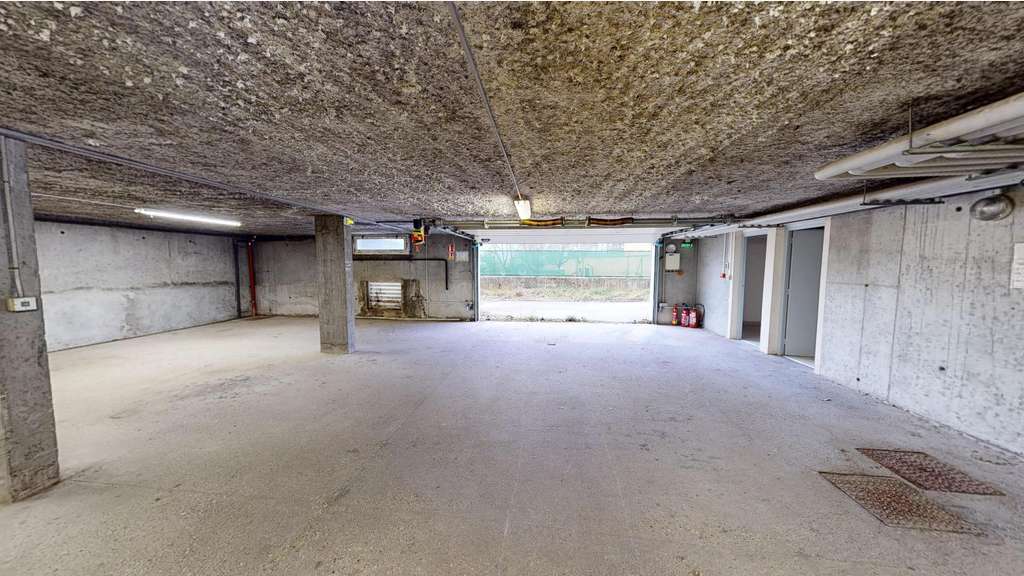 Vente local commercial 290m² Morestel centre ville