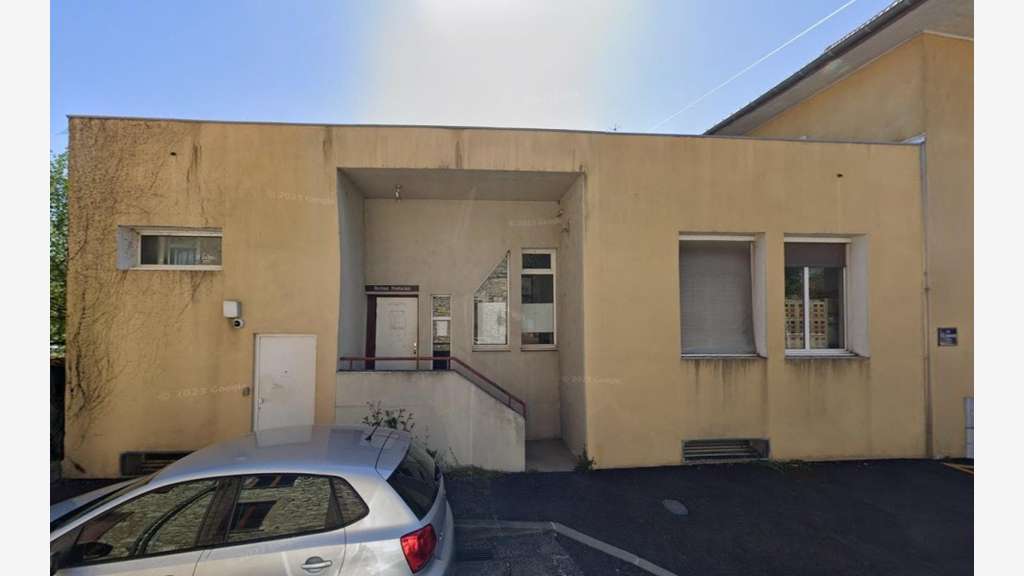 Vente local commercial 290m² Morestel centre ville