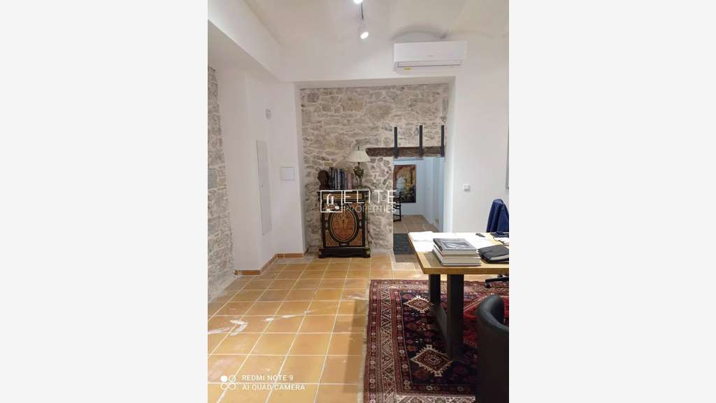 Vente local commercial 103m² terrasse à Mougins