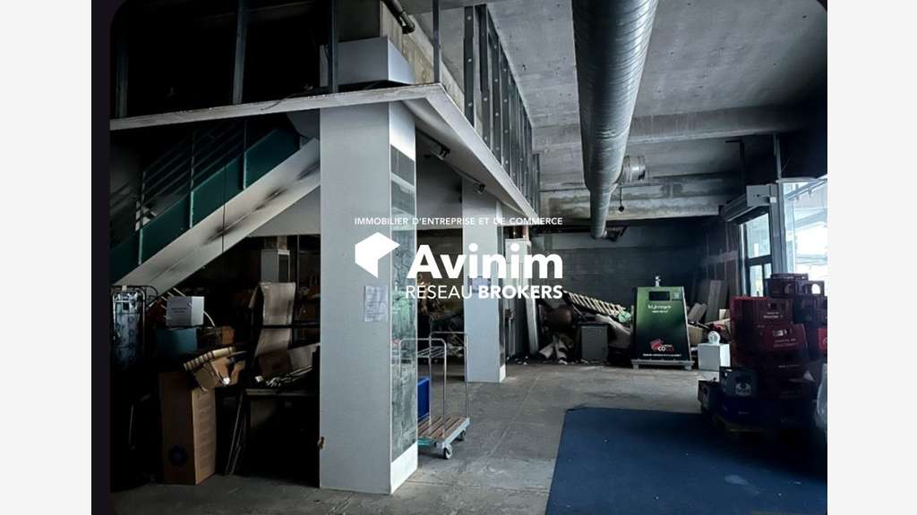 Local commercial de 1052m² à vendre à Mulhouse
