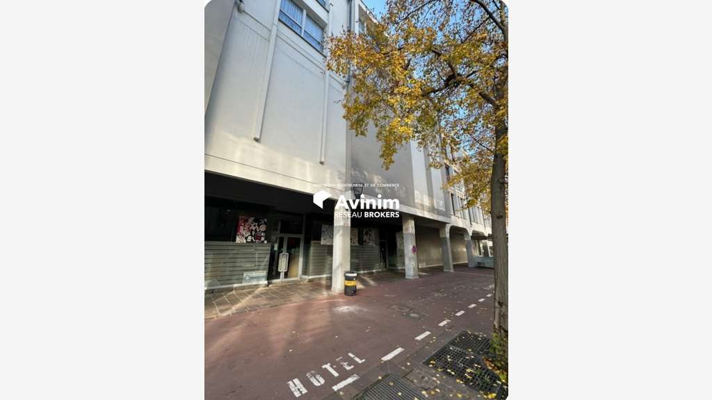 Local commercial de 1052m² à vendre à Mulhouse