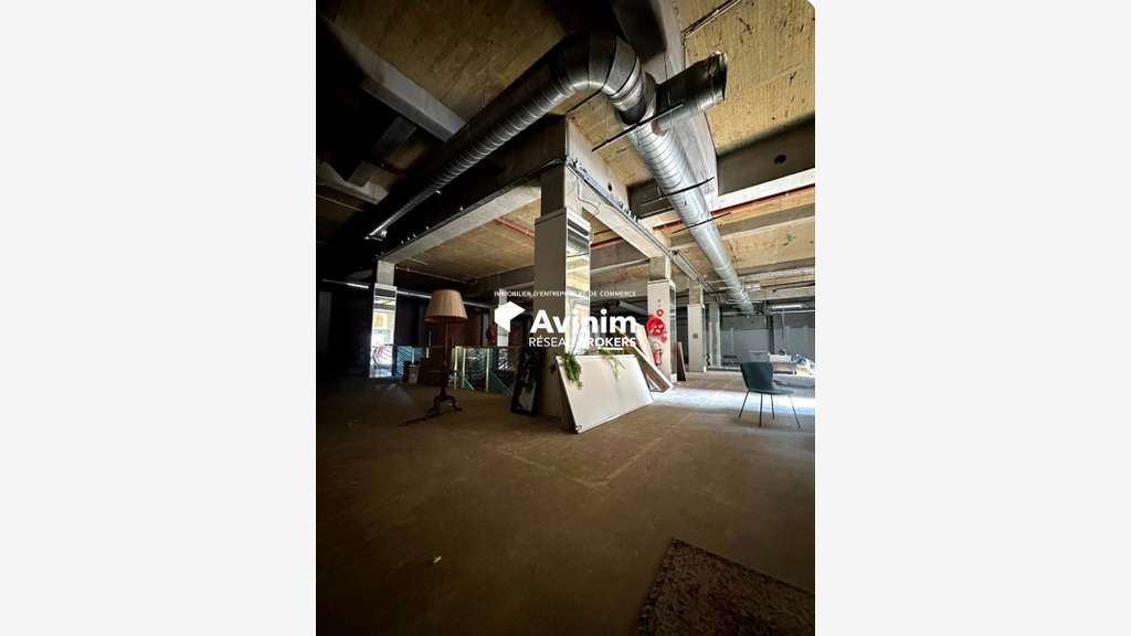 Local commercial de 1052m² à vendre à Mulhouse