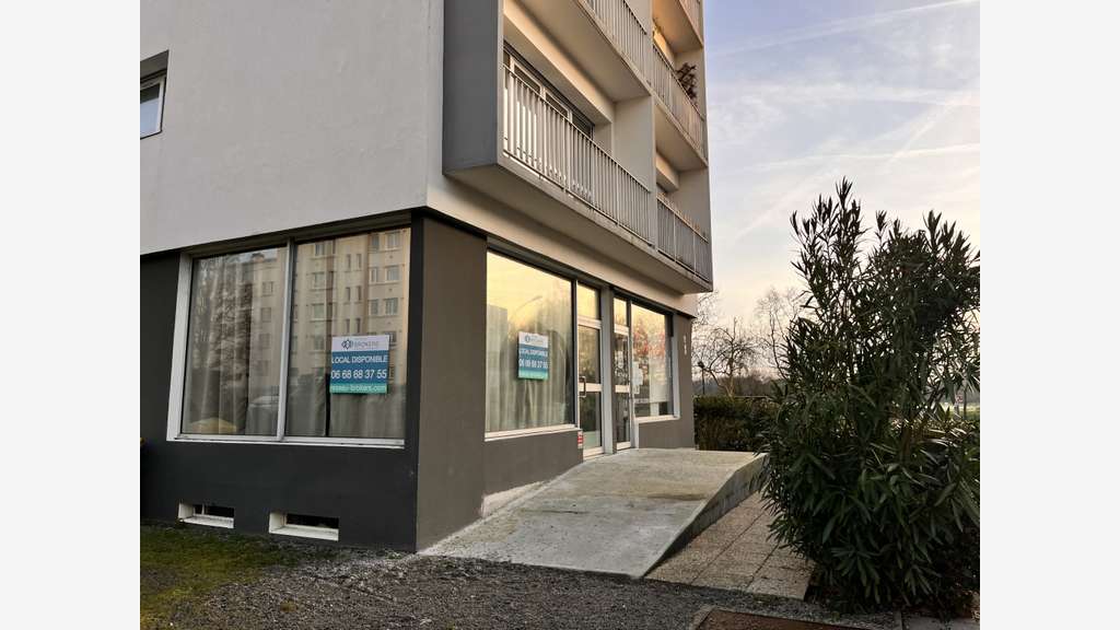 Local commercial A VENDRE