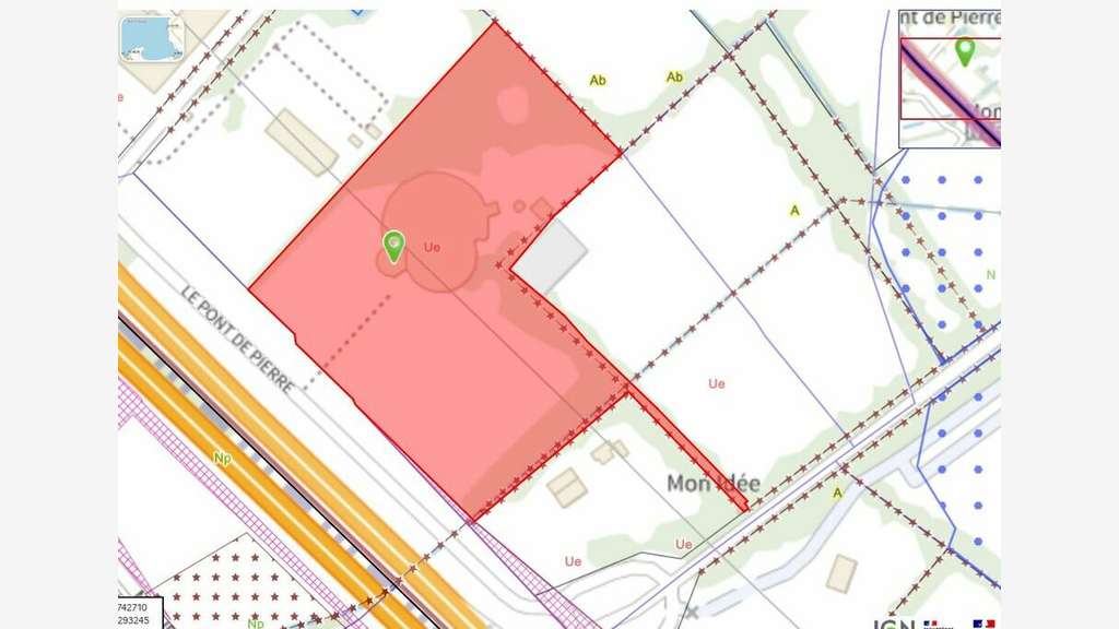 PROCHE NANTES 1 700 m² AVEC UN VASTE PARKING
