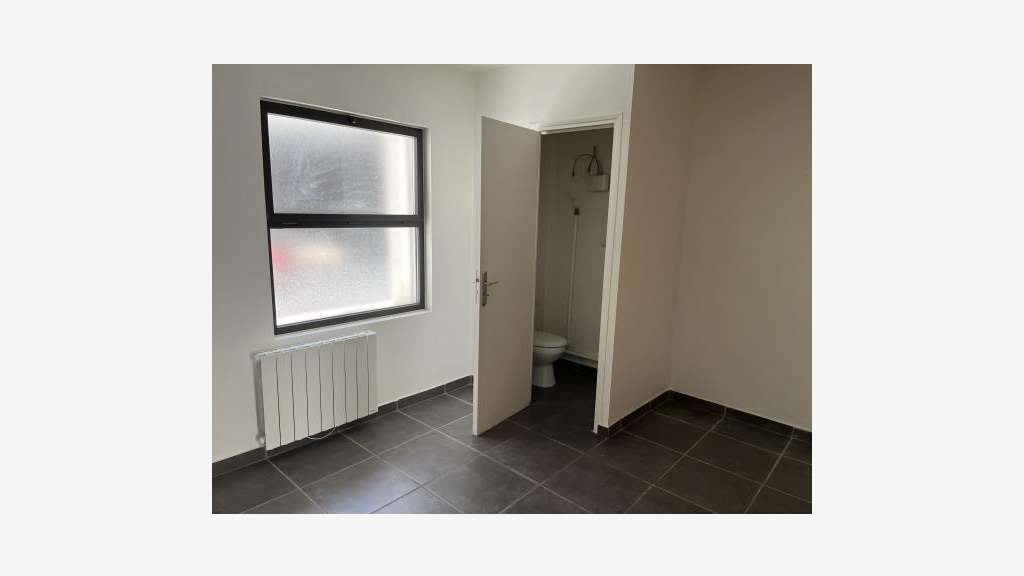 Vente local de 31m² en RDC à Narbonne