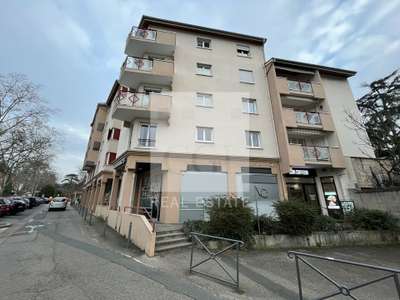Local commercial 66m² à vendre Neuville sur Saône