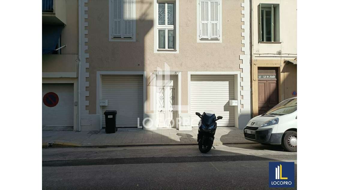 AV murs libres 140m² divisibles à Nice Riquier 