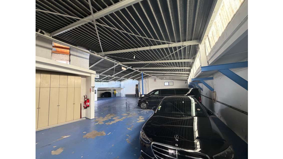 Vente murs entrepôt 600m² à Nice Ouest