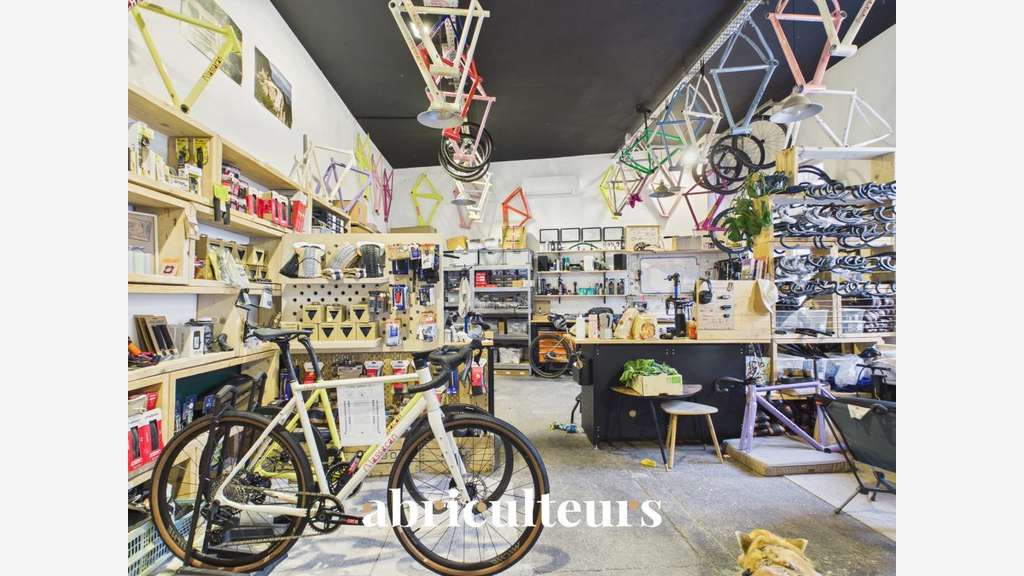 Local commercial stratégique de 79 m² - Fort p