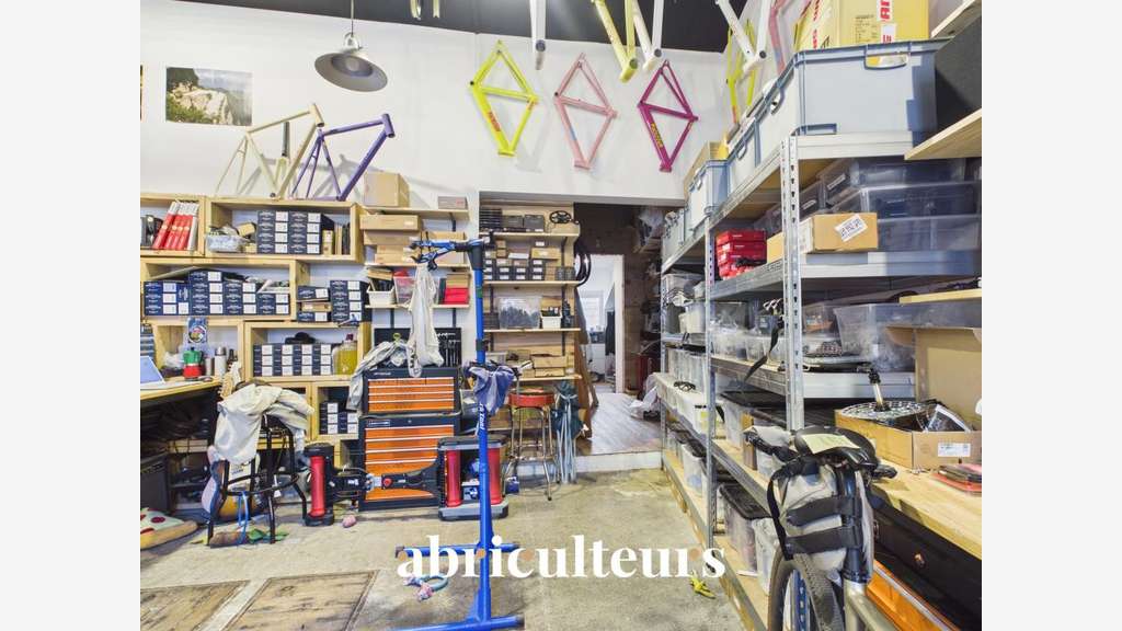 Local commercial stratégique de 79 m² - Fort p