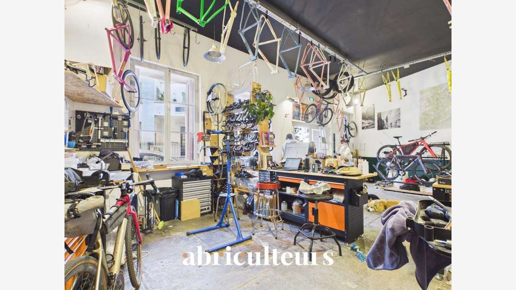 Local commercial stratégique de 79 m² - Fort p