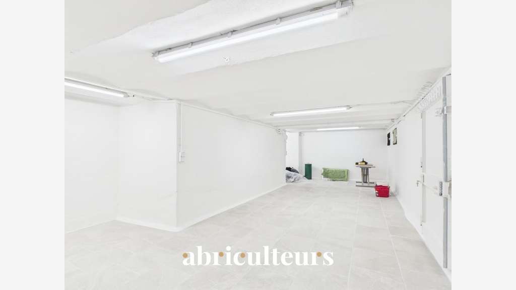 Local professionnel 40 m² avec stationnement