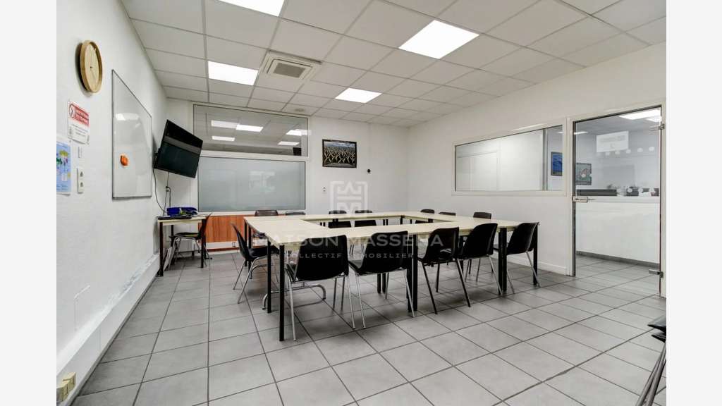 NICE – SECTEUR GAMBETTA – MURS COMMERCIAUX – 159,9