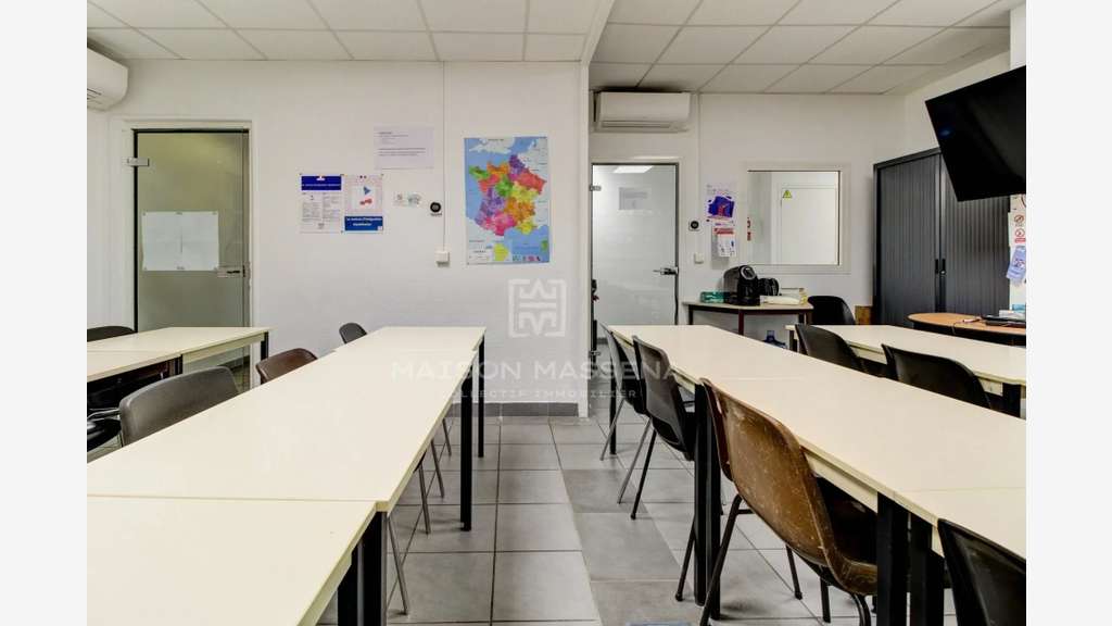 NICE – SECTEUR GAMBETTA – MURS COMMERCIAUX – 159,9