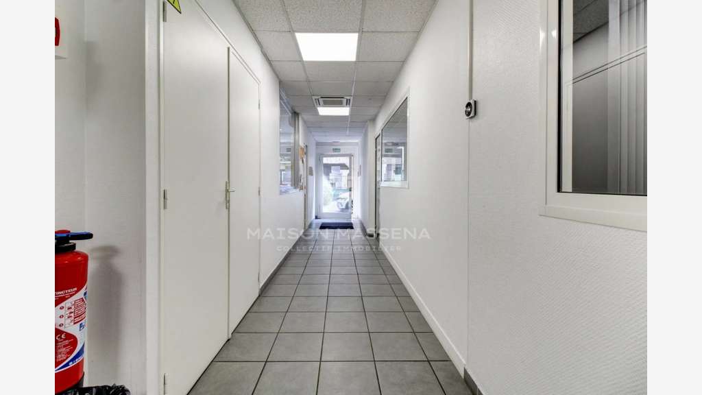 NICE – SECTEUR GAMBETTA – MURS COMMERCIAUX – 159,9