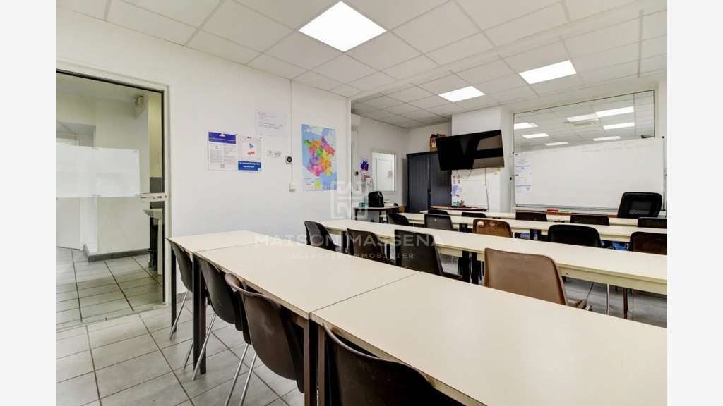 NICE – SECTEUR GAMBETTA – MURS COMMERCIAUX – 159,9