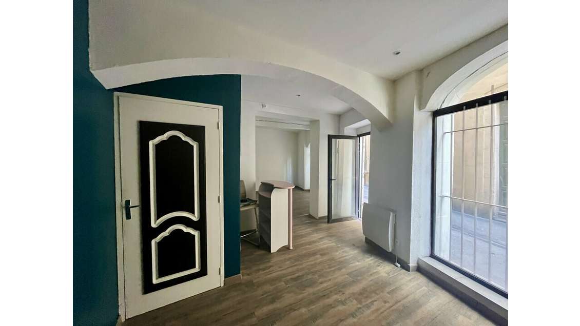 Local commercial 30m² à vendre à Nîmes centre