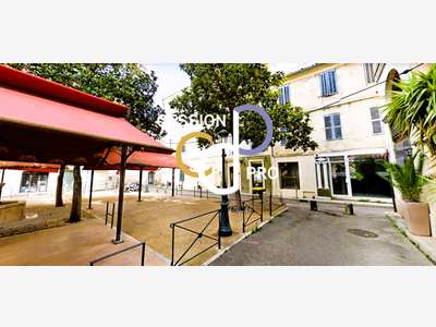 Vente murs commerciaux 96m² avec terrasses à Nîmes