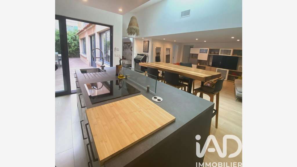 Vente local d’exception 175m² à Nîmes Jean Jaurès