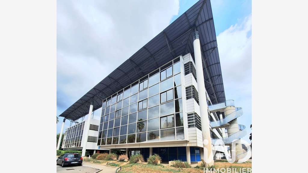 Vente murs commerciaux 68m² R+2 Nîmes Ville Active