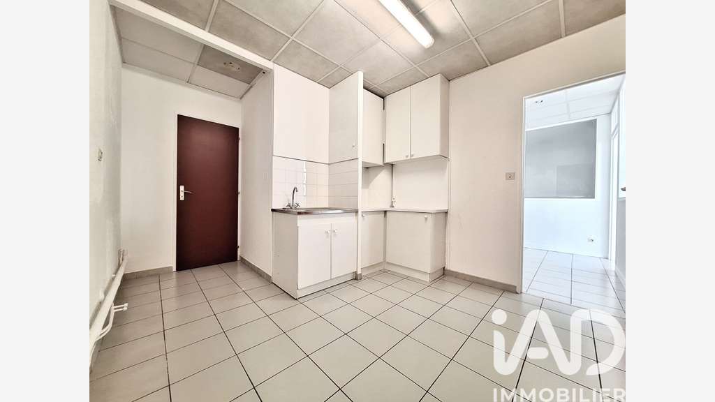 Vente murs commerciaux 68m² R+2 Nîmes Ville Active