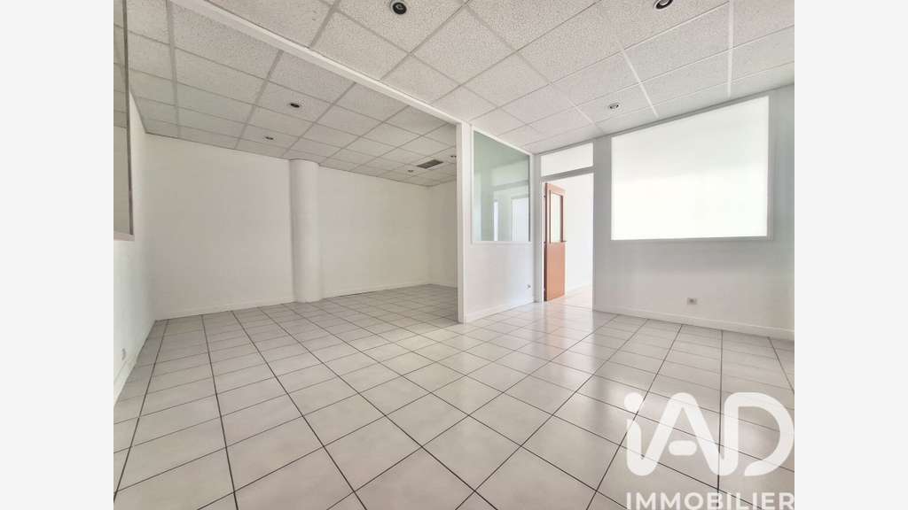 Vente murs commerciaux 68m² R+2 Nîmes Ville Active