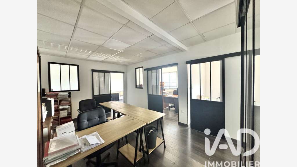 Vente local commercial zone franche à Nîmes