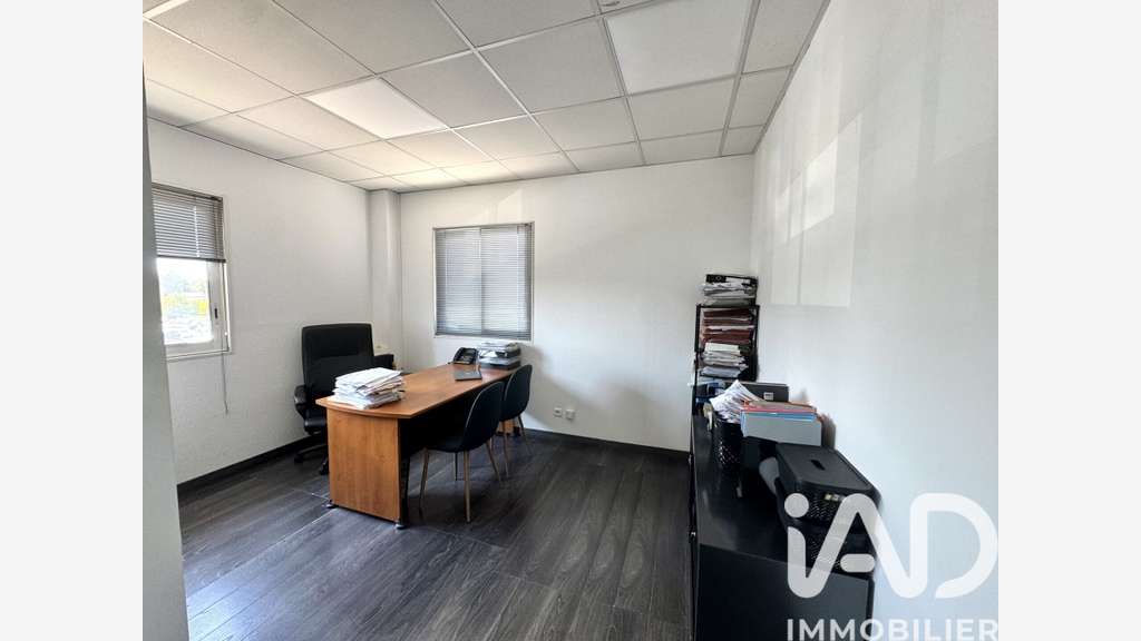 Vente local commercial zone franche à Nîmes