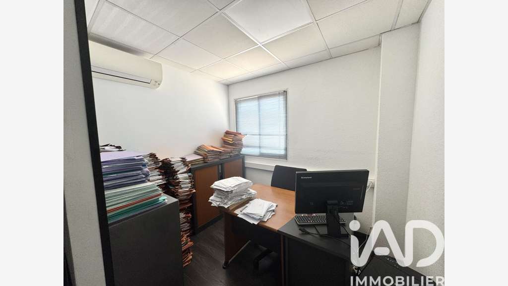 Vente local commercial zone franche à Nîmes