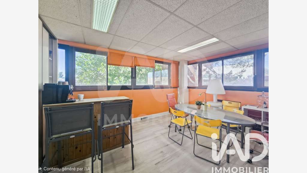 Vente bureaux fonctionnels R+1 Nîmes Ville Active