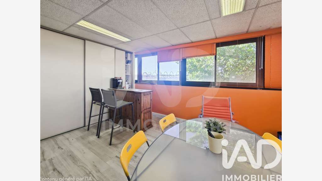 Vente bureaux fonctionnels R+1 Nîmes Ville Active