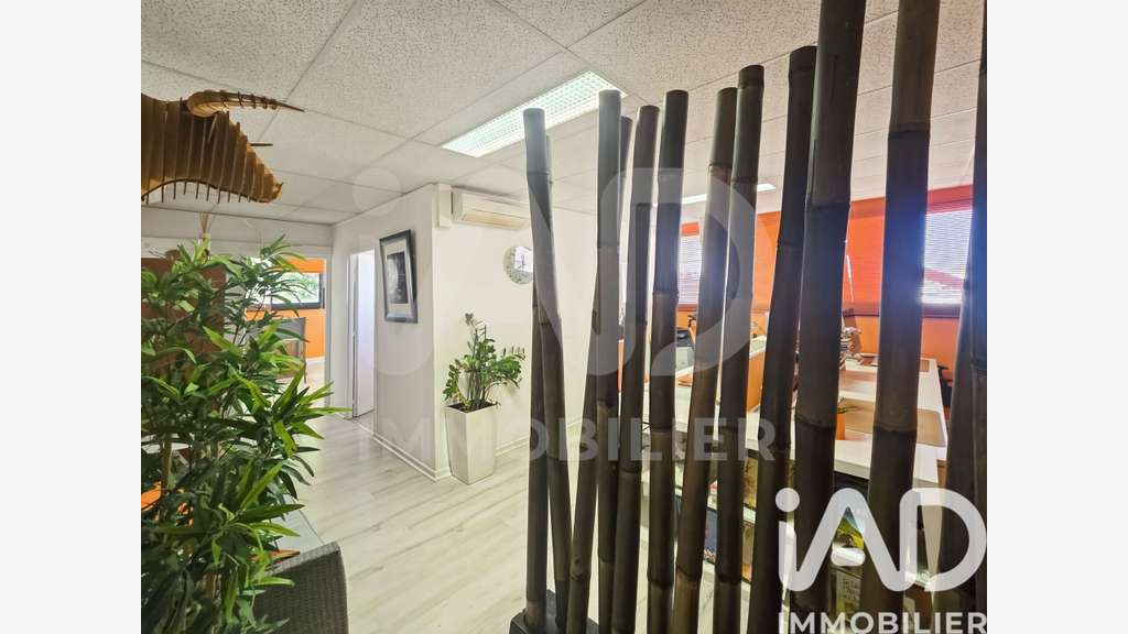 Vente bureaux fonctionnels R+1 Nîmes Ville Active