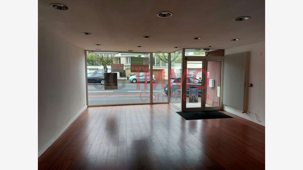 Vente local commercial 261m² à Niort