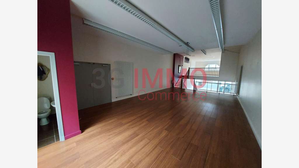 Vente local commercial 261m² à Niort