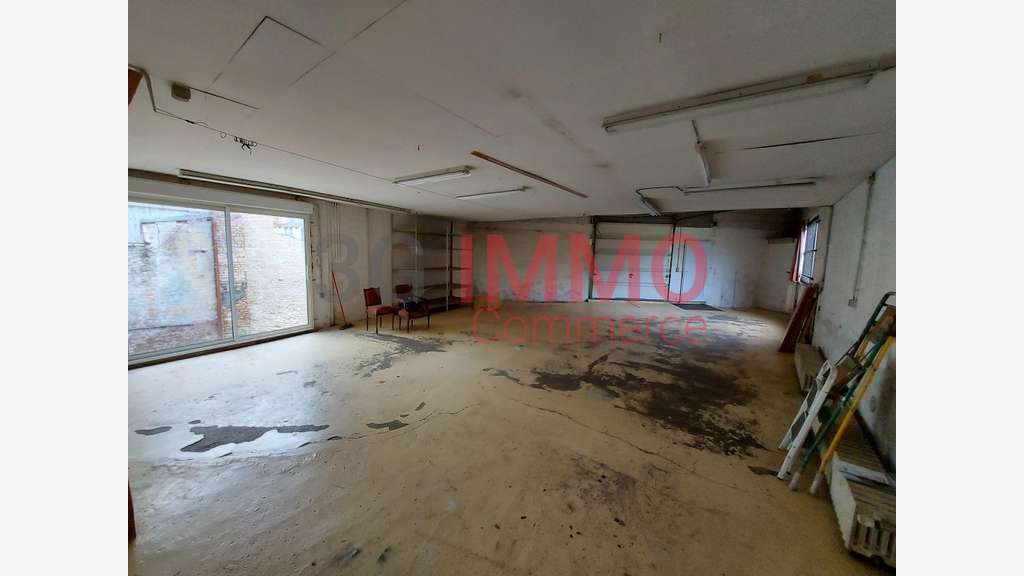 Vente local commercial 261m² à Niort