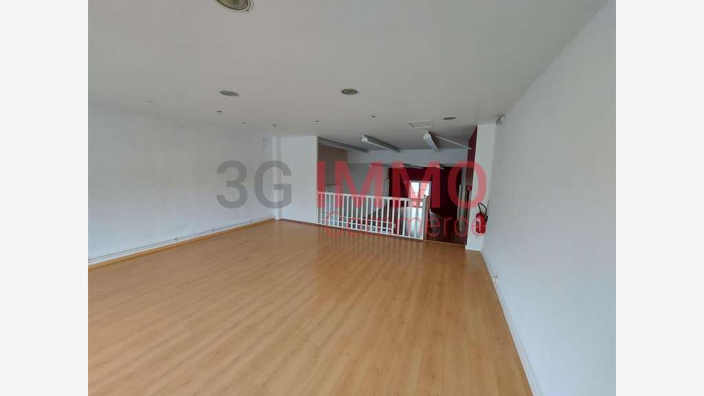 Vente local commercial 261m² à Niort