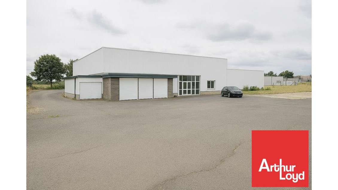 Vente local commercial de 512m² à Niort empl strat