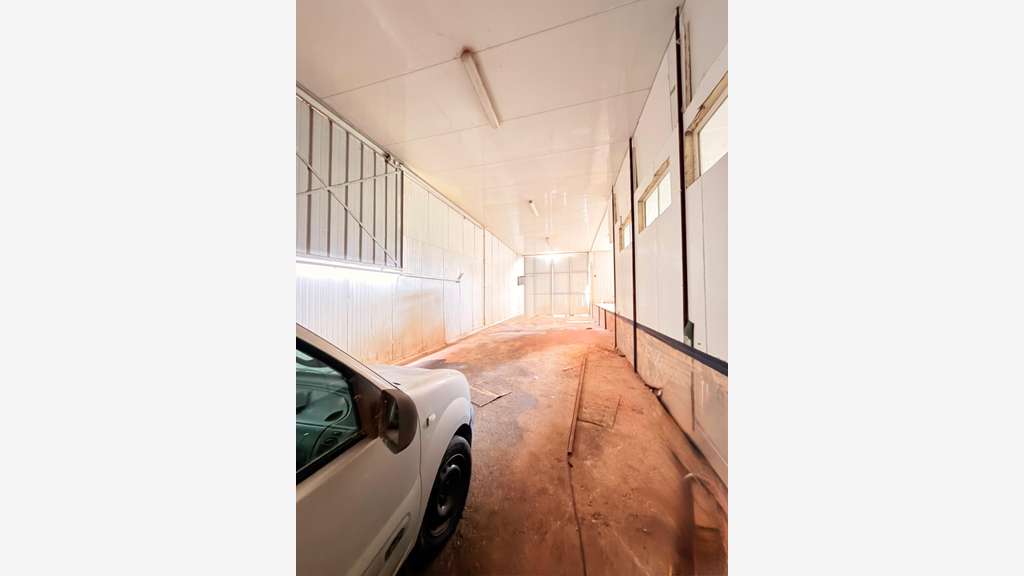 AV local professionnel de 1800m² Nogent-sur-Seine